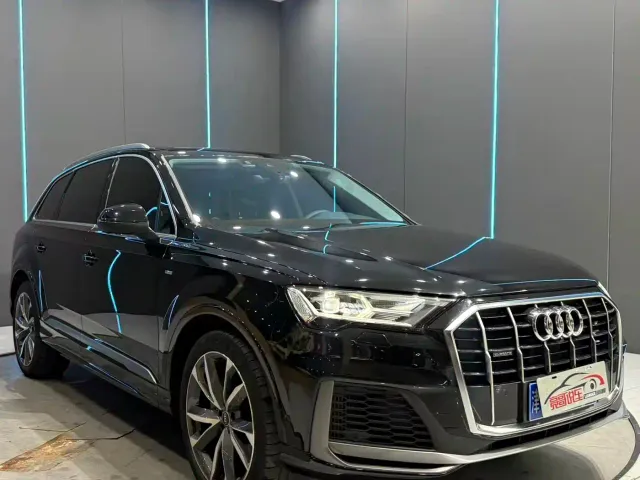 Audi Q7 — Фото автомобиля 3