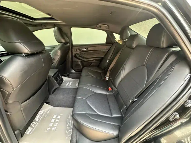 Toyota Avalon — Фото автомобиля 7