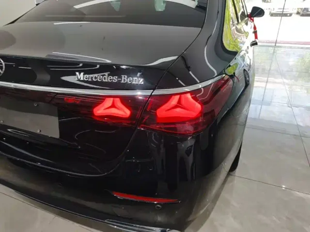 Mercedes-Benz E-Class — Фото автомобиля 7