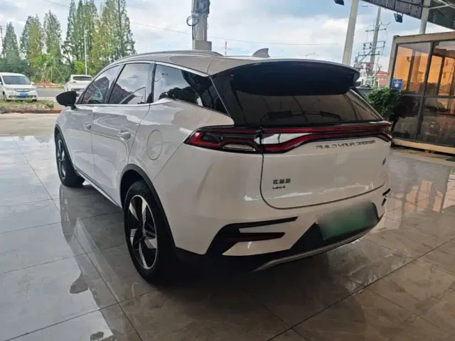 BYD Tang — Фото автомобиля 22
