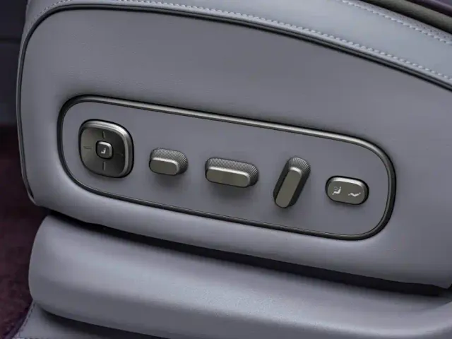 Li Auto L8 — Фото автомобиля 18