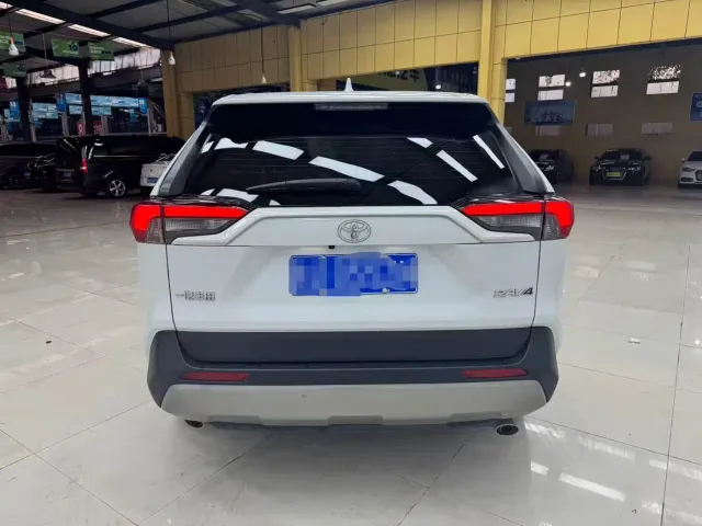 Toyota RAV4 Rongfang 2024 2.0L CVT FWD Style Edition — Фото автомобиля 8
