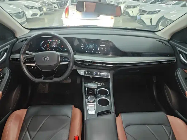 Changan Eado — Фото автомобиля 9