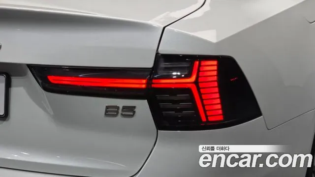 Volvo S90 — Фото автомобиля 23