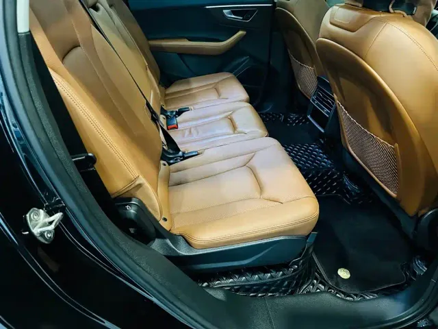 Audi Q7 — Фото автомобиля 8