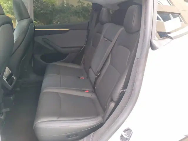 Tesla Model Y — Фото автомобиля 16