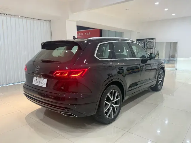 Volkswagen Touareg — Фото автомобиля 4