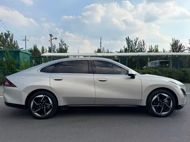 Wuling Starlight — Фото автомобиля 7