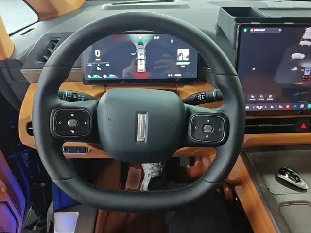 Wey Alpine — Фото автомобиля 10
