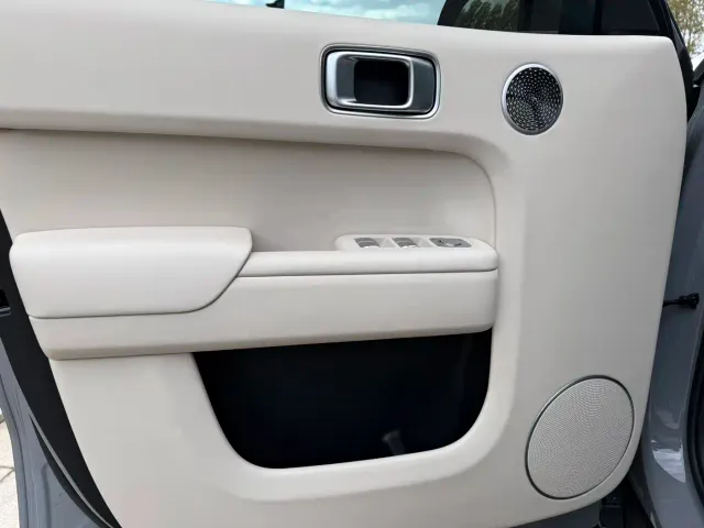 Li Auto L9 — Фото автомобиля 10