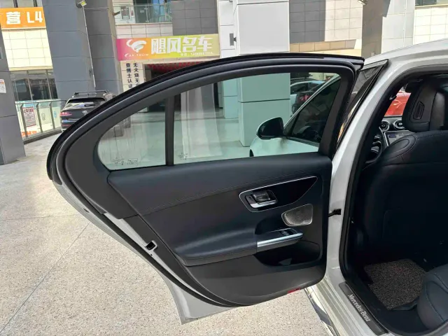 Mercedes-Benz C-Class — Фото автомобиля 28