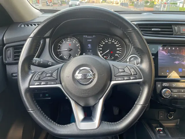 Nissan X-Trail — Фото автомобиля 12