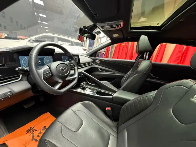 Hyundai Elantra — Фото автомобиля 8