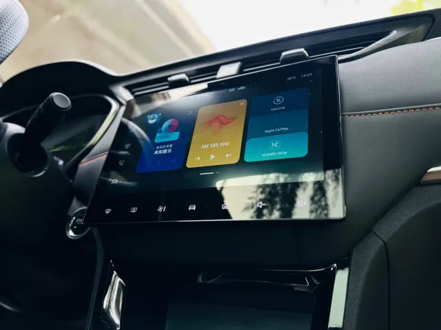Roewe RX3 — Фото автомобиля 12