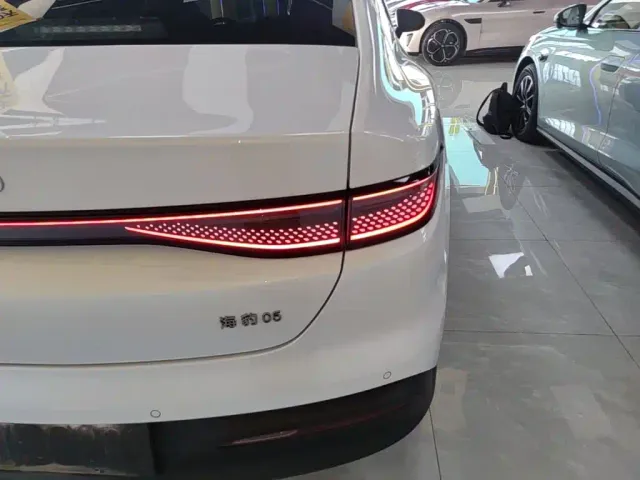 BYD Seal 05 DM-i — Фото автомобиля 7