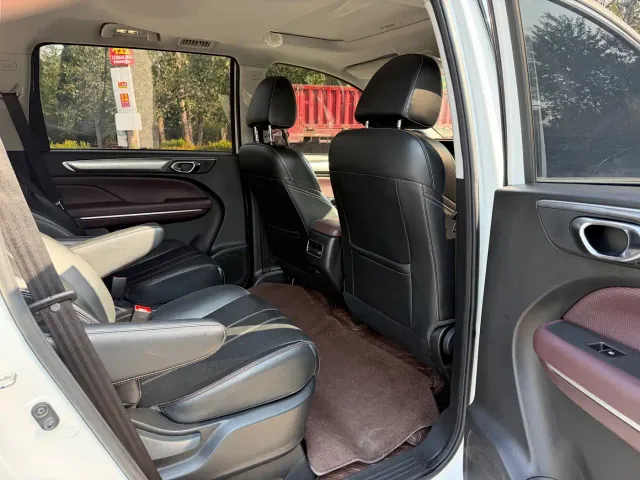 GAC Trumpchi M6 — Фото автомобиля 10