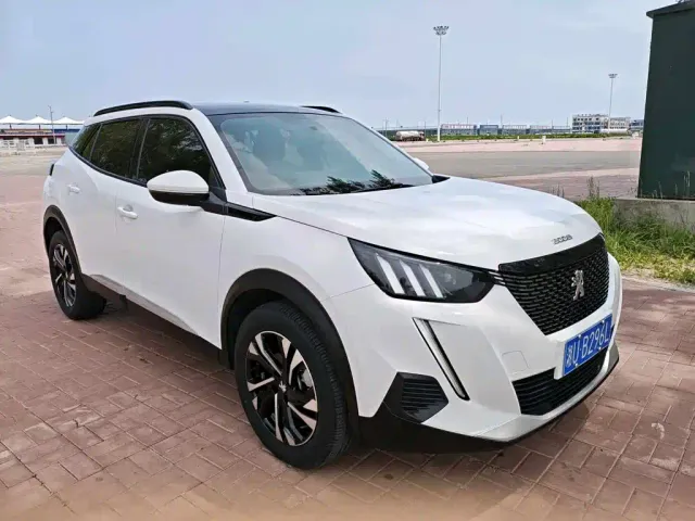 Peugeot 2008 — Фото автомобиля 3