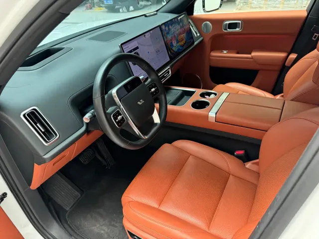Li Auto L7 — Фото автомобиля 4