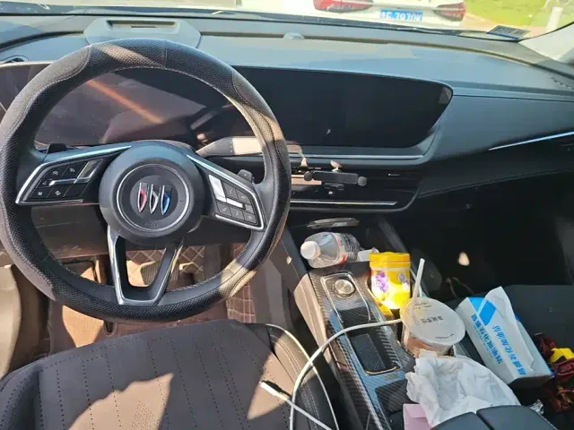 Buick Envision Plus — Фото автомобиля 11