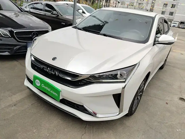 Фотография автомобиля — Dongfeng Yixuan