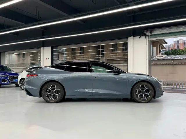 Lynk & Co Z10 — Фото автомобиля 22