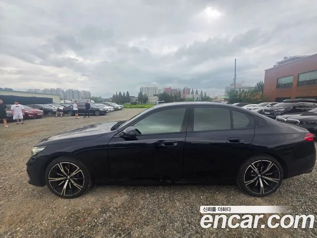 BMW 5 Series G60 — Фото автомобиля 3