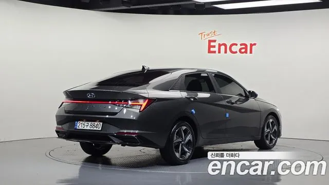 Hyundai Avante CN7 — Фото автомобиля 2