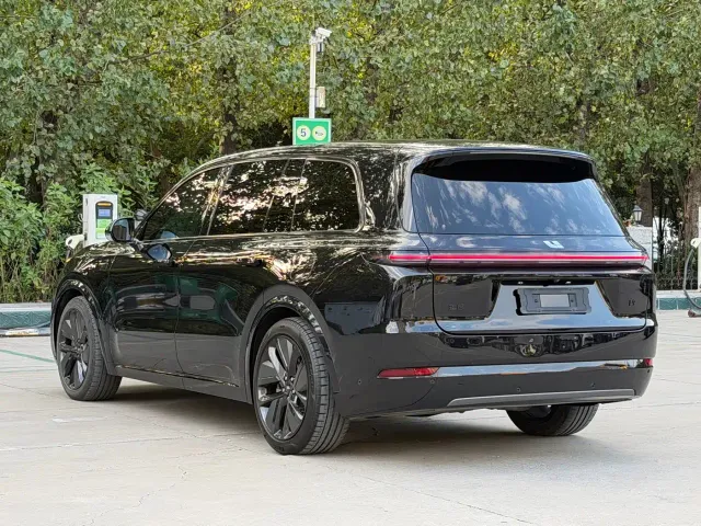 Li Auto L9 — Фото автомобиля 7
