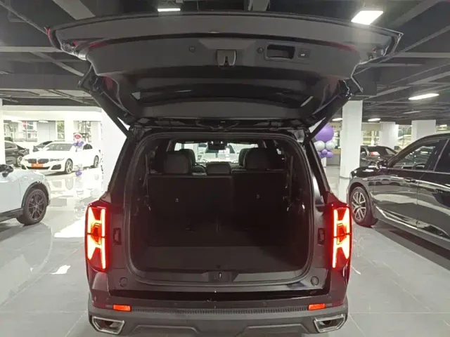 GAC Trumpchi GS8 — Фото автомобиля 18