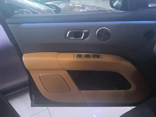 Li Auto i6 — Фото автомобиля 7