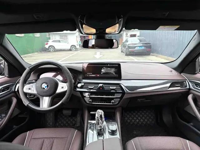 BMW 5 Series — Фото автомобиля 9