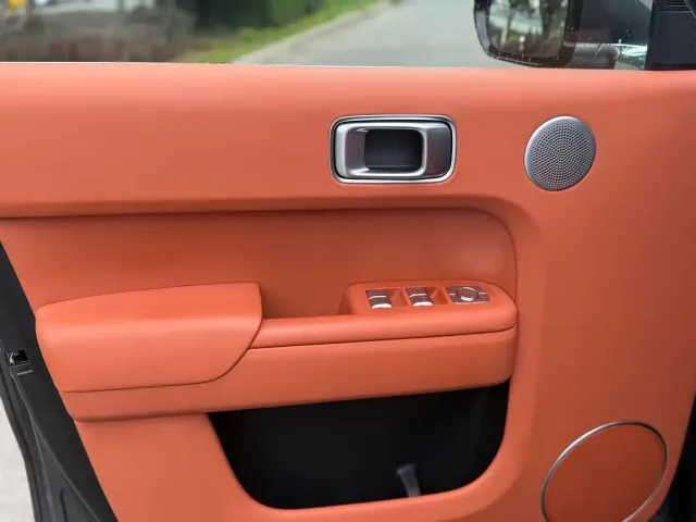 Li Auto L9 — Фото автомобиля 4