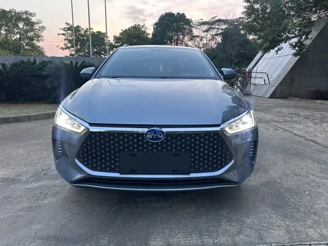 BYD e2 — Фото автомобиля 2
