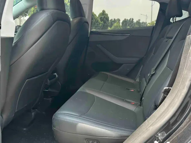Tesla Model Y — Фото автомобиля 5