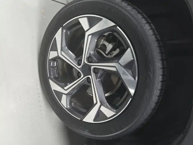 Geely Boyue L — Фото автомобиля 6