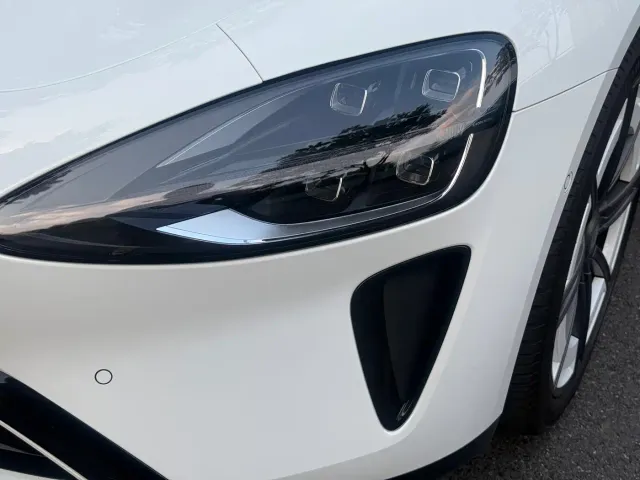 Xiaomi SU7 — Фото автомобиля 2