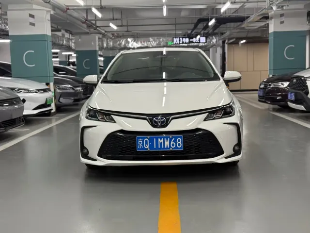 Фотография автомобиля — Toyota Corolla