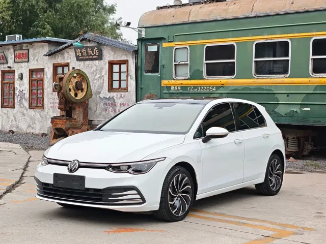 Фотография автомобиля — Volkswagen Golf
