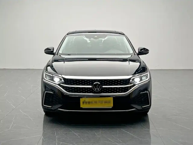 Volkswagen Passat — Фото автомобиля 2