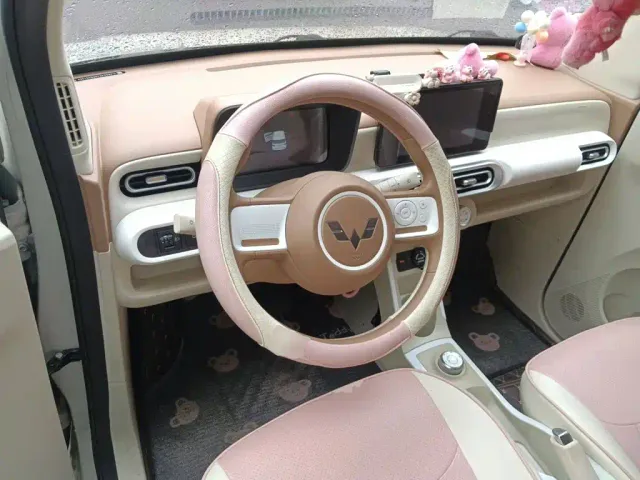 Wuling Hongguang Mini EV — Фото автомобиля 11