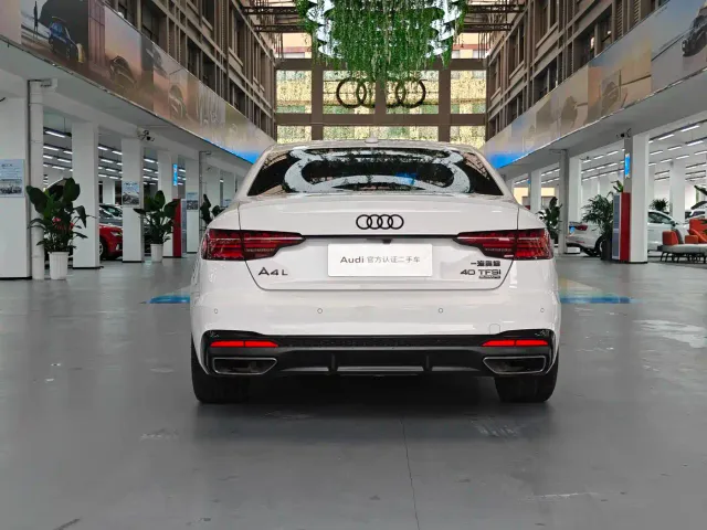 Audi A4L — Фото автомобиля 4