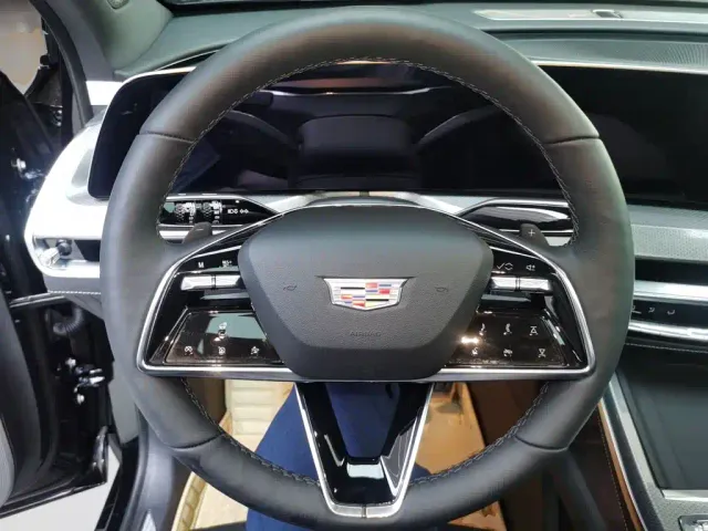 Cadillac XT5 — Фото автомобиля 10