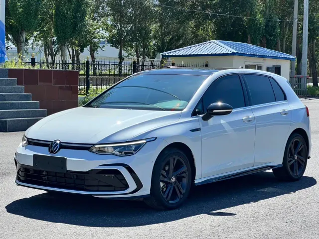 Фотография автомобиля — Volkswagen Golf