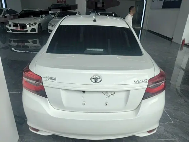 Toyota Vios — Фото автомобиля 5