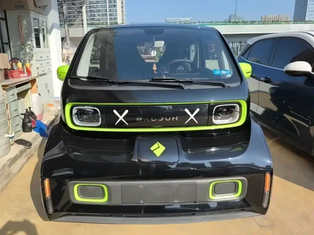 Baojun KiWi EV — Фото автомобиля 2