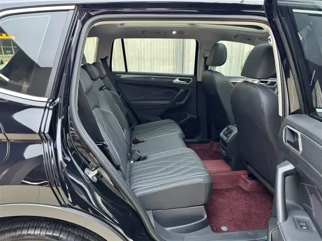 Volkswagen Tiguan L — Фото автомобиля 12