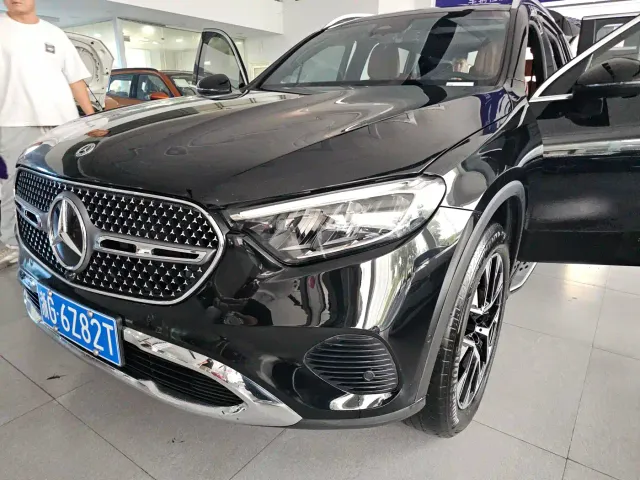 Фотография автомобиля — Mercedes-Benz GLC-Class