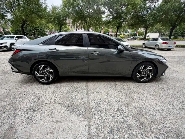 Hyundai Elantra — Фото автомобиля 7