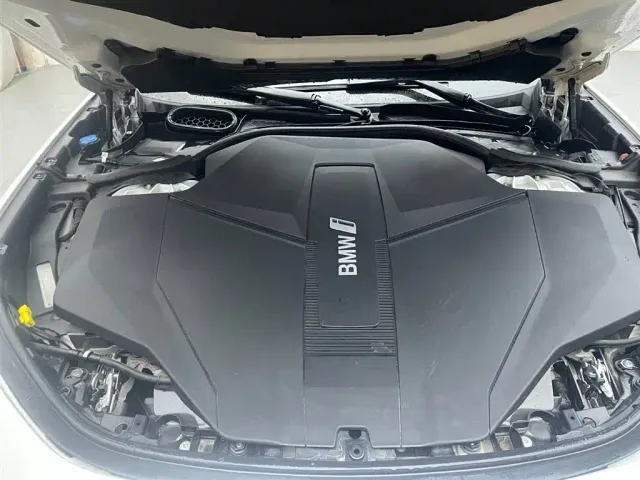 BMW i7 — Фото автомобиля 16