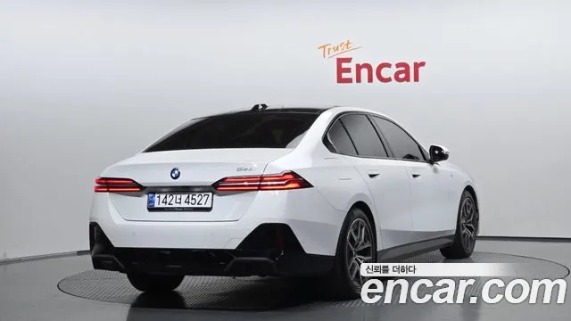 BMW 5 Series G60 — Фото автомобиля 2